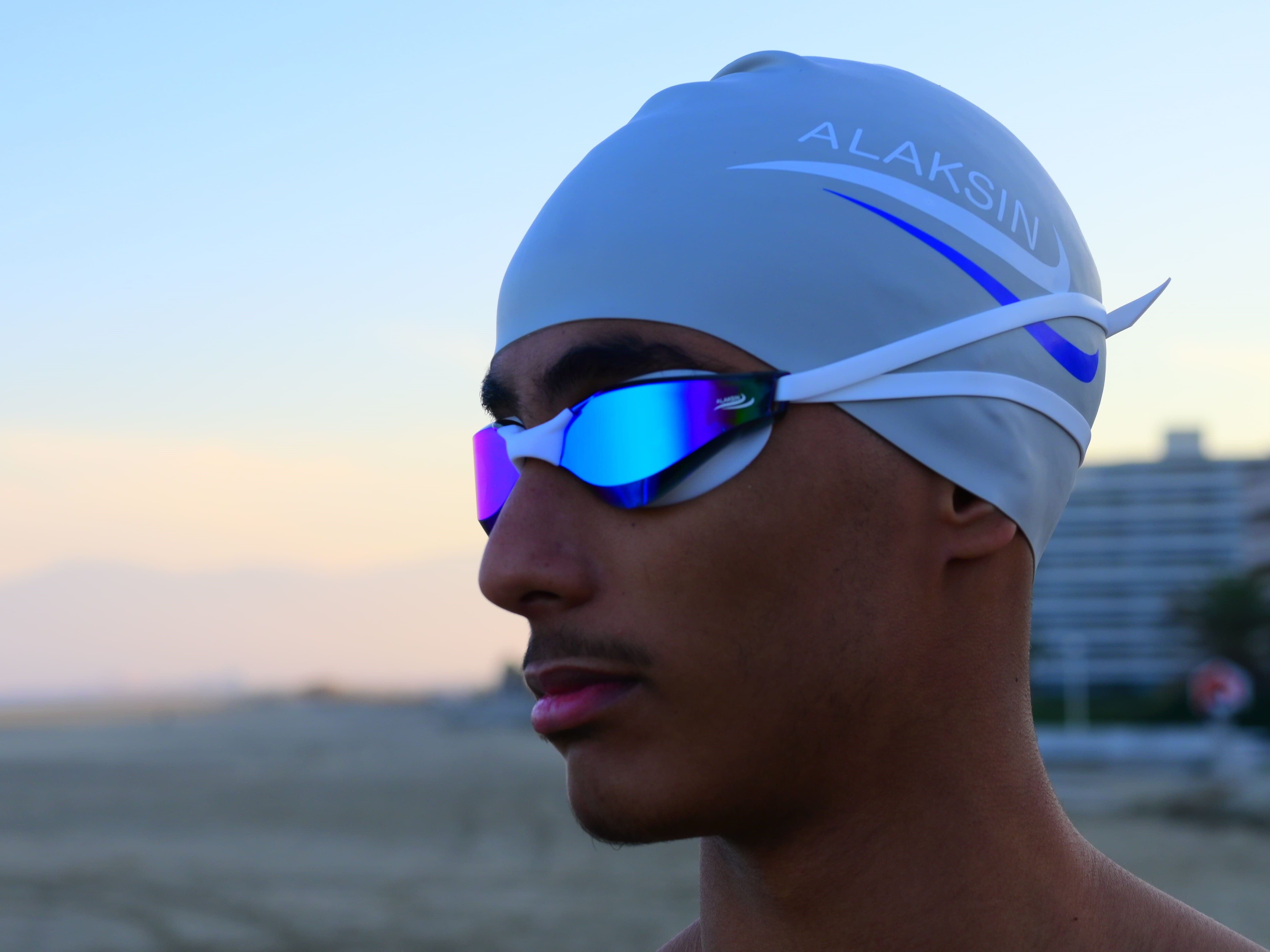 Optimisez vos performances avec le bonnet de natation MOULDED PRO – ALAKSIN